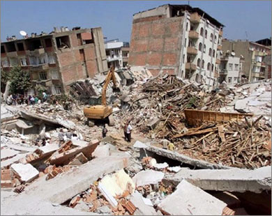Image result for blocuri daramate la cutremurul din 1977imagini