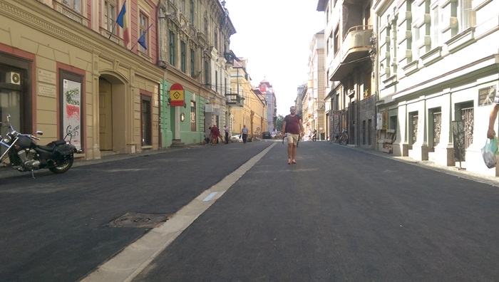 strazi pietonale asfalt si piatra pe margine centrul istoric (11)