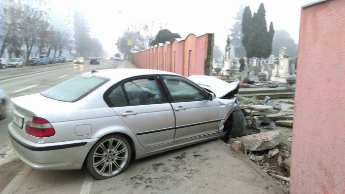 accident-masina-cimitir-sagului (1)