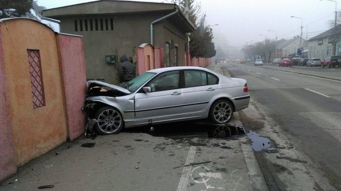 accident-masina-cimitir-sagului (2)