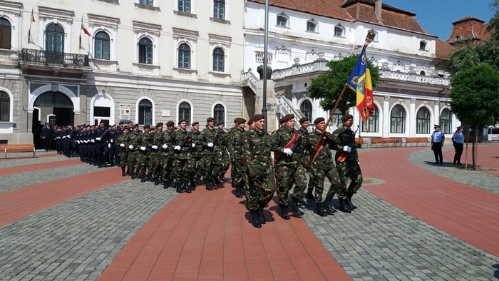 Printul Nicolae, la Ziua Imnului National la Timisoara ...