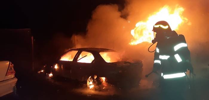 Incendiu provocat la Timișoara, după o ceartă legată de un loc de parcare – VIDEO