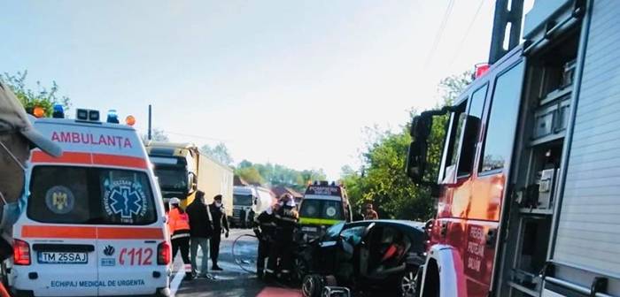 Accident pe drumul des folosit din Timis: sofer drogat loveste autoutilitare, raniti