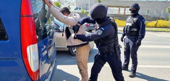 Abrasive Sinis Strip off Grupare mafiota condusa din Penitenciarul Arad, anihilata de DIICOT. Traficanti de arme si de droguri, ridicati de politistii de la Crima Organizata din Timisoara, Resita si Caransebes – Opinia Timisoarei Abrasive Sinis Strip off Grupare mafiota condusa din Penitenciarul Arad, anihilata de DIICOT. Traficanti de arme si de droguri, ridicati de politistii de la Crima Organizata din Timisoara, Resita si Caransebes – Opinia Timisoarei