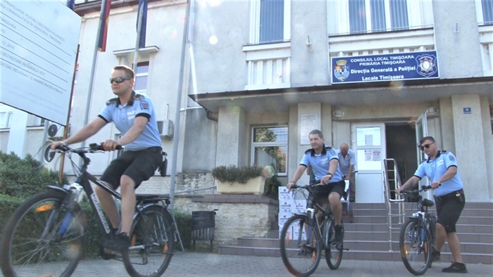 nickname Melancholy Skylight Politistii locali din Timisoara mai au doar 10 biciclete functionale cu  care pedaleaza pe malurile Begai in cautarea celor care arunca gunoaie sau  fac scandal. Segway-urile si salupa au fost trase pe