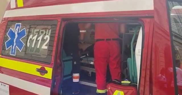Accident serios: femei rănite în urma coliziunii, șofer disparut. Accident serios: femei rănite în urma coliziunii, șofer disparut.