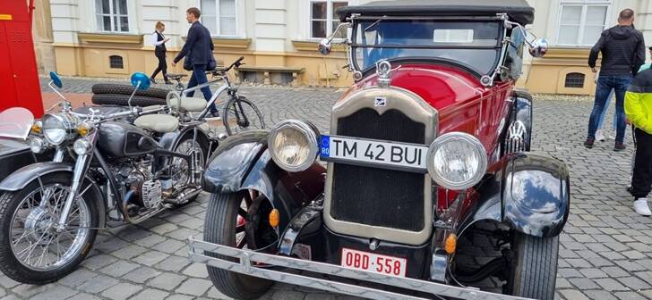 Peste 100 de mașini vechi vor fi expuse la Timișoara