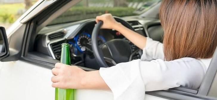 Șoferiță din Timiș surprinsă conducând cu 330 km/h, sub influența alcoolului pe autostradă Șoferiță din Timiș surprinsă conducând cu 330 km/h, sub influența alcoolului pe autostradă