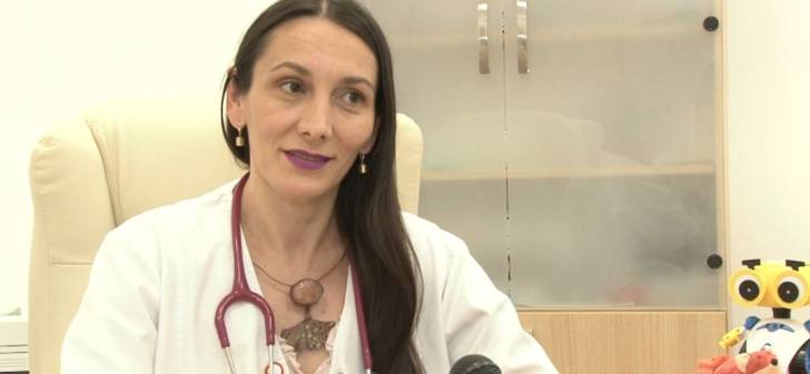 Ce trebuie să facem pentru a ne asigura că copilul nostru este sănătos atunci când plecăm în vacanță? Sfaturile medicilor pediatri de la Neuromed Timișoara. Video.
