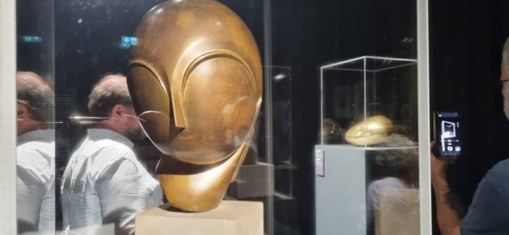 Peste 30.000 de bilete rezervate în doar 2 săptămâni la expoziția Brâncuși din Timișoara. Peste 30.000 de bilete rezervate în doar 2 săptămâni la expoziția Brâncuși din Timișoara.