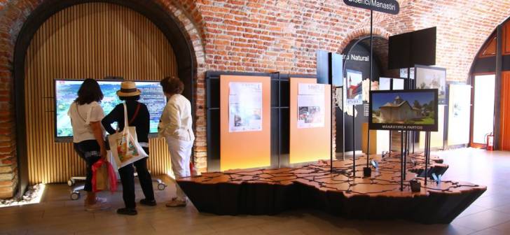 "Centrul de informare turistică din Bastionul Maria Theresia, inaugurat cu o hartă 3D, o sală multifuncțională și machete reprezentând simbolurile județului. Vezi fotografii!"