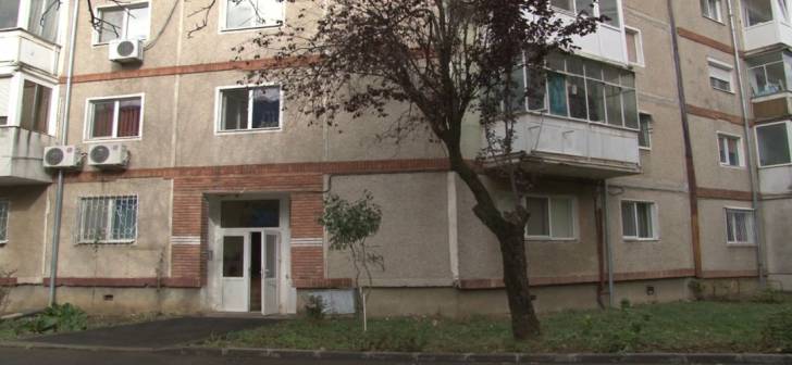Tragedie în Timișoara: Un bătrân găsit mort într-un apartament, cu trei lovituri puternice la cap. Fiul său, suspect principal al crimei. O fotografie cutremurătoare. Tragedie în Timișoara: Un bătrân găsit mort într-un apartament, cu trei lovituri puternice la cap. Fiul său, suspect principal al crimei. O fotografie cutremurătoare.