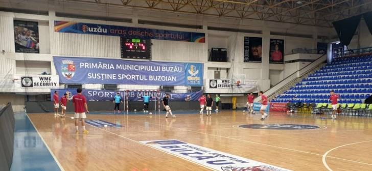 CFR Timișoara se confruntă cu adversare puternice la începutul campionatului. CFR Timișoara se confruntă cu adversare puternice la începutul campionatului.
