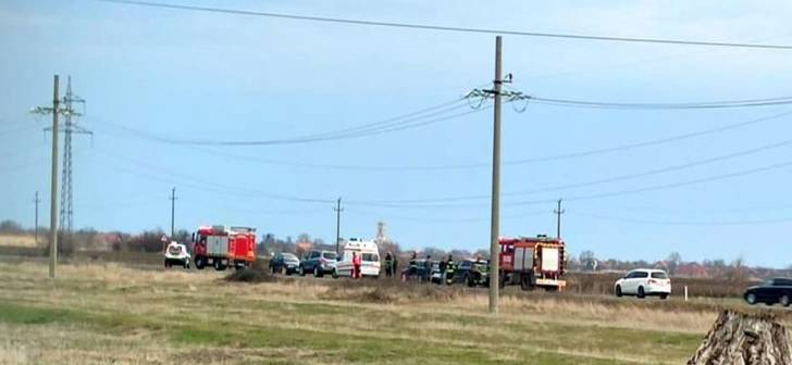 Accident pe un drum din Timis cu 3 masini implicate, o femeie ranita.