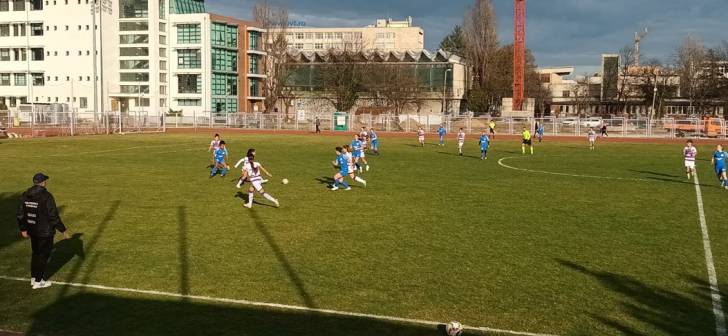 Spectacolul echipei de Stiinta: Politehnica Timisoara castiga cu Banat Girls Comlosu Mare. Ultimul meci de testare are loc in weekend. Foto.