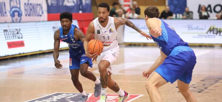 Baschetbalistii de la SCM Timisoara pierd in ultima clipa, obtin argintul în Alpe Adria Cup-dismissible.Decarcati.