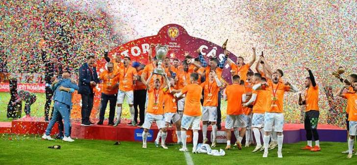 Corvinul Hunedoara a castigat Cupa Romaniei intr-o poveste frumoasa.