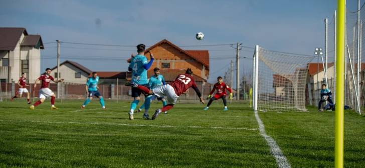 Echipe din liga a patra si echipa-surpriza din Cruceni spera să ajungă în semifinalele Cupei Romaniei din Timis.