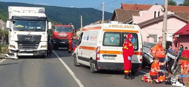 Copil însărcinat de 2 ani în urma un accident în care a fost implicată mama sa Copil însărcinat de 2 ani în urma un accident în care a fost implicată mama sa