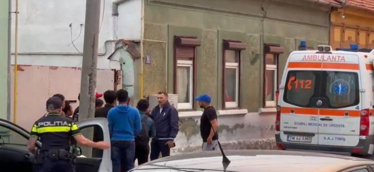 Nepalez descoperit fara suflare intr-o locuinta din Timisoara. Clip. Nepalez descoperit fara suflare intr-o locuinta din Timisoara. Clip.