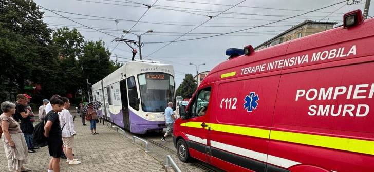 Fata de doar 12 ani a fost accidentata de tramvai la Timisoara. Fata de doar 12 ani a fost accidentata de tramvai la Timisoara.