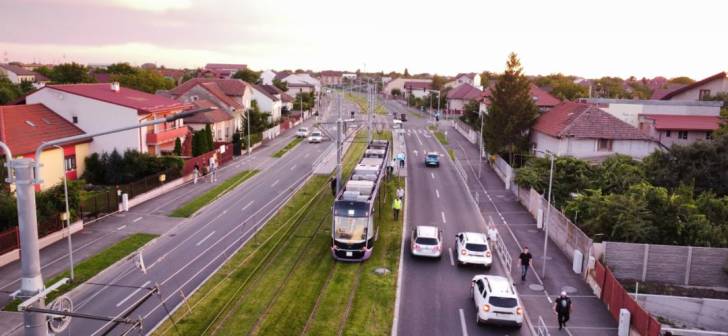 Femeie accidentată de tramvai în Timișoara, traversa pe roșu. Femeie accidentată de tramvai în Timișoara, traversa pe roșu.
