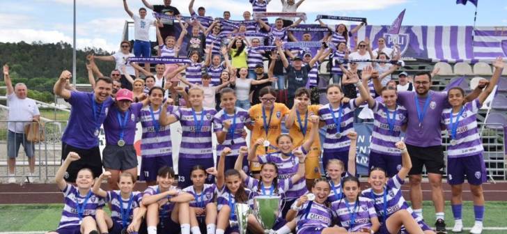 Politehnica Timisoara, echipa de fotbal feminin, a devenit vicecampioana nationala.