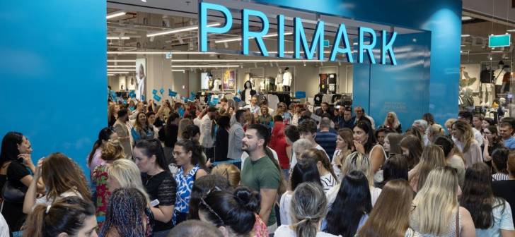 Primul magazin Primark s-a deschis la Timisoara, in Iulius Town. Primul magazin Primark s-a deschis la Timisoara, in Iulius Town.