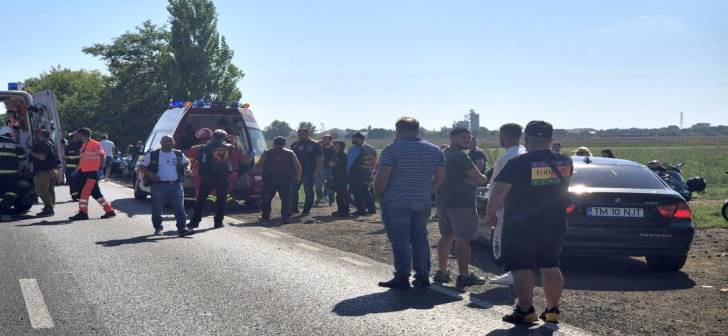 Doi motocicliști implicați într-un accident în apropierea Timișoarei, unul drogat și fără permis. Doi motocicliști implicați într-un accident în apropierea Timișoarei, unul drogat și fără permis.