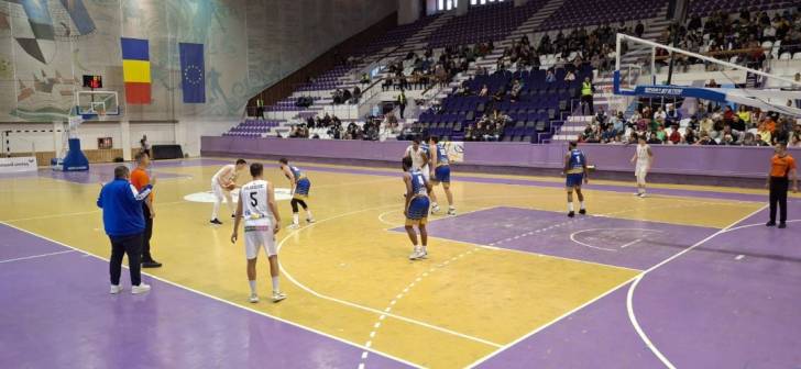 Baschetbalistii din Timisoara pierd primul meci in deplasare. Ei puteau forta prelungirile.