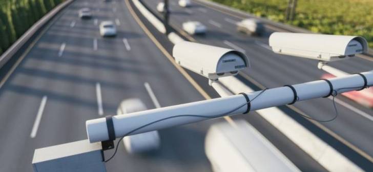 Soferii care conduc prea repede vor fi filmati pe autostrazile din Romania. Camere video fixe vor fi instalate.