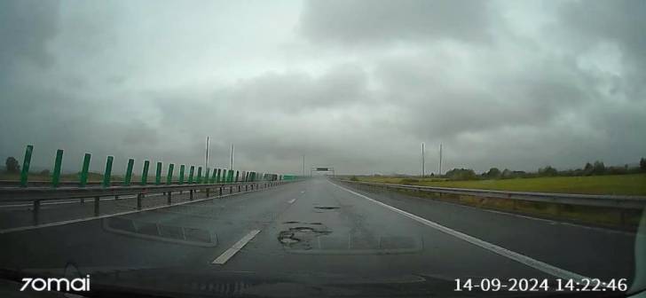 Avertizare pentru soferi: au aparut gropi pe Autostrada Timisoara-Lugoj-Deva! Apar reactii furioase. Imagini video. Avertizare pentru soferi: au aparut gropi pe Autostrada Timisoara-Lugoj-Deva! Apar reactii furioase. Imagini video.