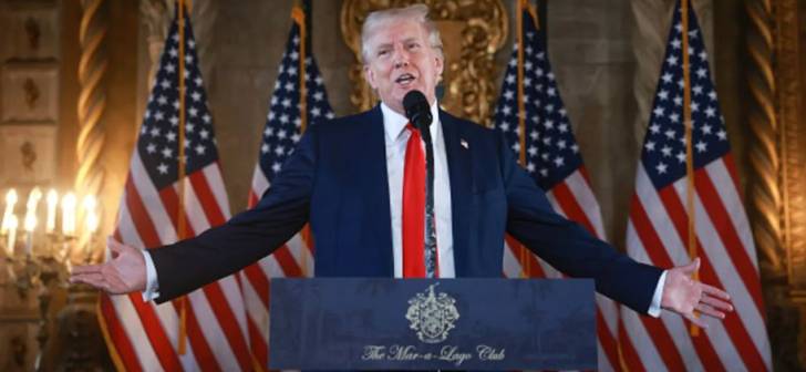 <h3>Donald Trump, controversat în alegerile din 2024: Ce îl așteaptă?<br /></h3>
<p><br />
<strong>Într-un climat politic tensionat, Donald Trump, fost președinte al Statelor Unite, se pregătește pentru o nouă candidatură în 2024.</strong> Cu o prezență în continuă expansiune în viața politică americană, Trump continuă să stârnească atât susținere, cât și critici. <br />
<br />
Recent, el a anunțat oficial candidatura, promițând să readucă „măreția” Americii, un mesaj care rezonează cu baza sa de susținători. Totuși, provocările legale cu care se confruntă ar putea influența semnificativ parcursul său electoral. <br />
<br />
Analizând impactul pe care Trump îl are asupra Partidului Republican și asupra alegătorilor, experții subliniază că strategia sa de campanie va trebui să se adapteze la un electorat tot mai diversificat. În acest context, întrebările rămân: va reuși Trump să își mobilizeze susținătorii și să depășească obstacolele judiciare sau va fi eclipsat de noi lideri emergenți?</p> <h3>Donald Trump, controversat în alegerile din 2024: Ce îl așteaptă?<br /></h3>
<p><br />
<strong>Într-un climat politic tensionat, Donald Trump, fost președinte al Statelor Unite, se pregătește pentru o nouă candidatură în 2024.</strong> Cu o prezență în continuă expansiune în viața politică americană, Trump continuă să stârnească atât susținere, cât și critici. <br />
<br />
Recent, el a anunțat oficial candidatura, promițând să readucă „măreția” Americii, un mesaj care rezonează cu baza sa de susținători. Totuși, provocările legale cu care se confruntă ar putea influența semnificativ parcursul său electoral. <br />
<br />
Analizând impactul pe care Trump îl are asupra Partidului Republican și asupra alegătorilor, experții subliniază că strategia sa de campanie va trebui să se adapteze la un electorat tot mai diversificat. În acest context, întrebările rămân: va reuși Trump să își mobilizeze susținătorii și să depășească obstacolele judiciare sau va fi eclipsat de noi lideri emergenți?</p>