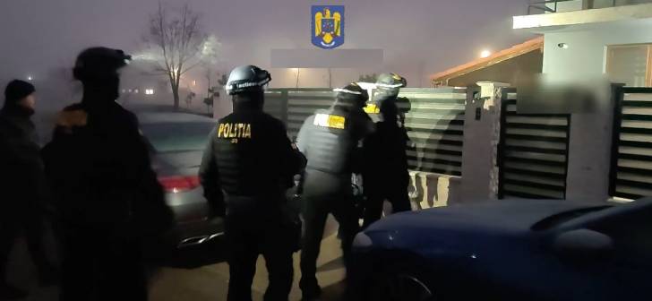 VIDEO. Percheziții rapide în Timiș și alte județe într-un dosar mare de spălare a banilor VIDEO. Percheziții rapide în Timiș și alte județe într-un dosar mare de spălare a banilor