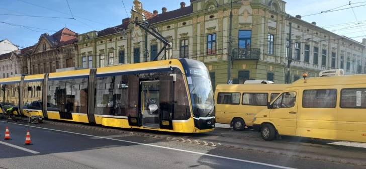 Pericolul tramvaielor noi din Timișoara: Vatmanii se tem pentru siguranța în trafic. Pericolul tramvaielor noi din Timișoara: Vatmanii se tem pentru siguranța în trafic.