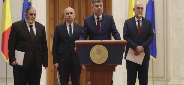 Crin Antonescu, candidatul oficial al Coalitiei la presedentie, semneaza acordul cu PSD, PNL si UDMR.