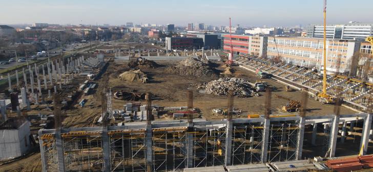 Surpriza la stadion: gradene fixate la peluze și o tribună a crescut! Surpriza la stadion: gradene fixate la peluze și o tribună a crescut!