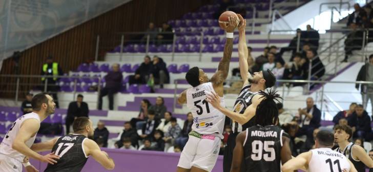 Timisoara in continuare în bătălia pentru play-off. Echipa primește echipa pe ultimul loc din Ligă.