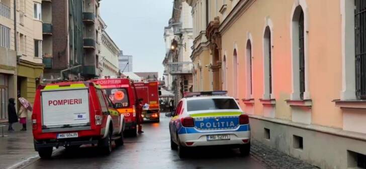 Un director medical prăbușit de la etajul 4 în centrul Timișoarei, dezbrăcat pe jumătate. Un director medical prăbușit de la etajul 4 în centrul Timișoarei, dezbrăcat pe jumătate.