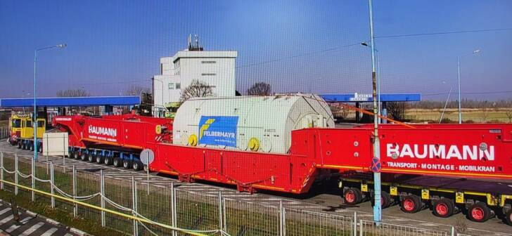 Cel mai mare transport agabaritic din Romania, de aproape 800 de tone pe sosele