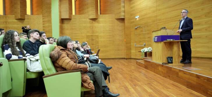 Un milion de euro pentru stagii de practică în tehnologie avansată