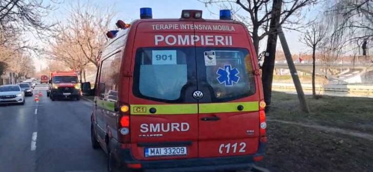 Un bărbat căzut în râul Bega de pe Pasarela Gelu, salvat prompt de pompieri. Un bărbat căzut în râul Bega de pe Pasarela Gelu, salvat prompt de pompieri.