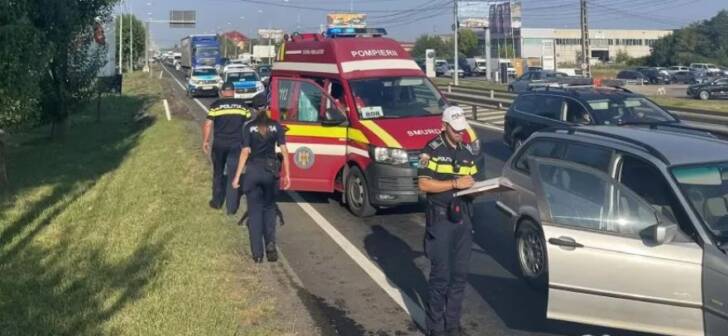 Accident grav la intrarea în Timișoara: tineri răniți în urma unui impact violent. Accident grav la intrarea în Timișoara: tineri răniți în urma unui impact violent.