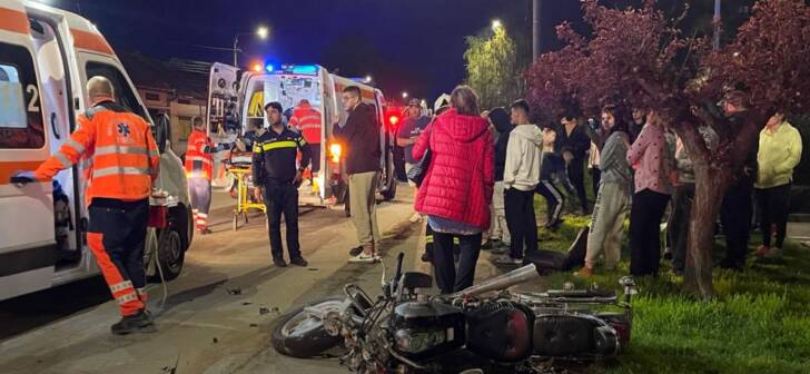 Incident grav capturat pe camera: Motociclist lovit de mașină condusă de o tânără de 19 ani.