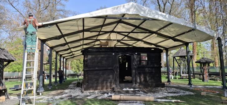 Slujba de Înviere la Biserica distrusă de incendiu din Timișoara