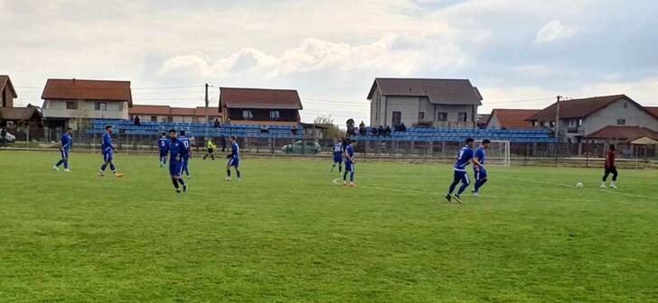 Liga 4 Timiș: Campioana rămâne neînvinsă, UVT câștigă în derby! Liga 4 Timiș: Campioana rămâne neînvinsă, UVT câștigă în derby!