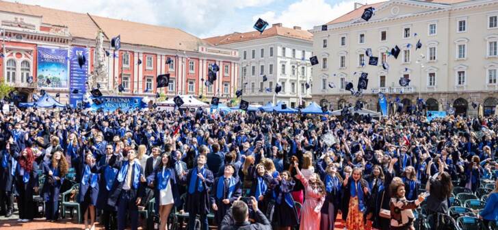 Ceremonia de Absolvire a Universității de Vest din Timișoara: Liderii de mâine strălucesc astăzi! Ceremonia de Absolvire a Universității de Vest din Timișoara: Liderii de mâine strălucesc astăzi!