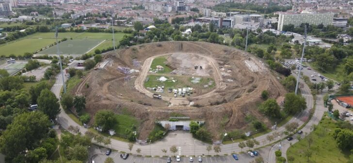 „De la stadion la legendă: Ce a rămas de pe fostul teren Dan Pașcu?” „De la stadion la legendă: Ce a rămas de pe fostul teren Dan Pașcu?”