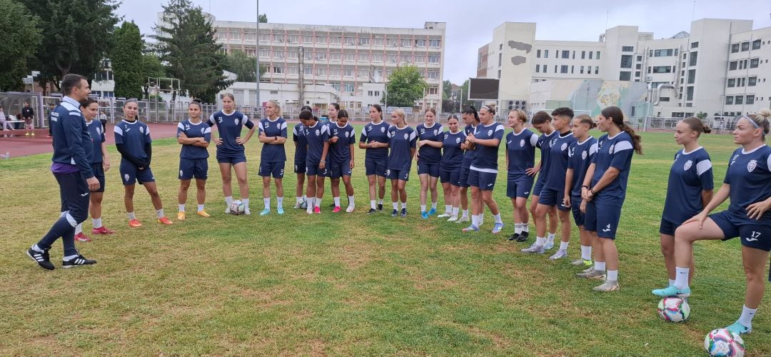 Fetele de la Poli Timișoara își încep pregătirile pentru Superliga! Antrenamente în noua echipă și o sosire surpriză. FOTO