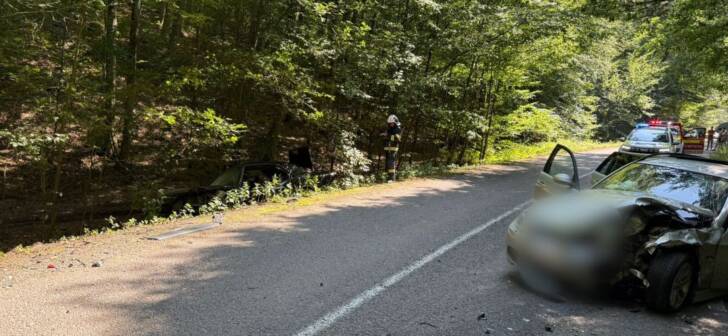 Accident grav pe contrasens: cinci răniți pe o șosea din Timiș. Accident grav pe contrasens: cinci răniți pe o șosea din Timiș.